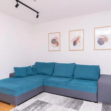 Apartment Flying Bridge *