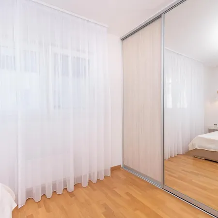 Flying Bridge Apartment *