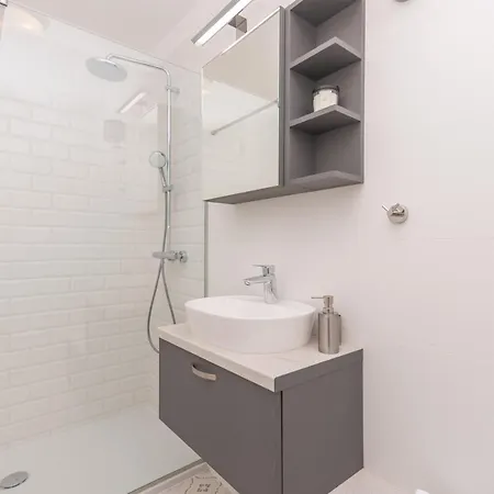 Apartment Flying Bridge Podstrana